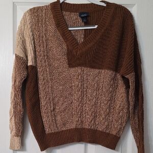 Daytrip V-Neck Sweater in Brown and Tan